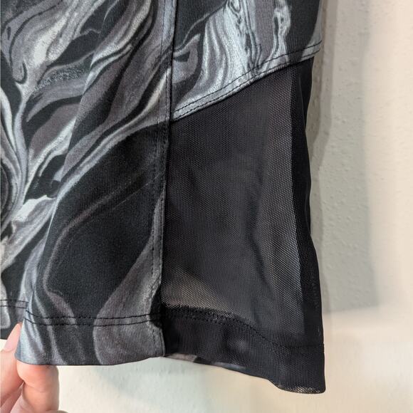 PINK VS Active Black Gray Swirl Mesh Sides Athletic Biker Shorts Size Medium - Picture 3 of 9